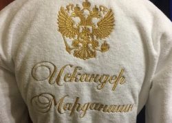 Мужской махровый халат с вышивкой российского герба